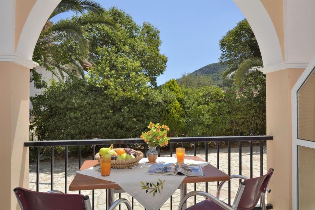 Loukas Inn Family Resort كيري المظهر الخارجي الصورة